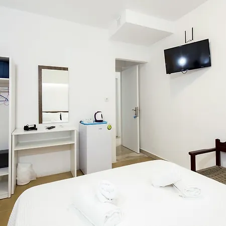 Kissamia - Next To Night Clubs Apartman *